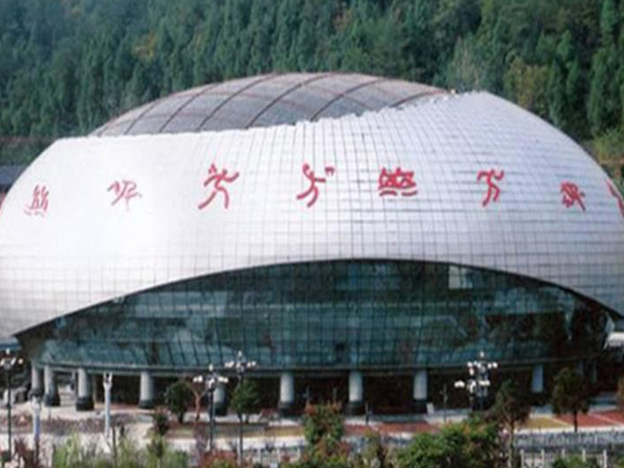 成都體育中心球形網(wǎng)架加工安裝